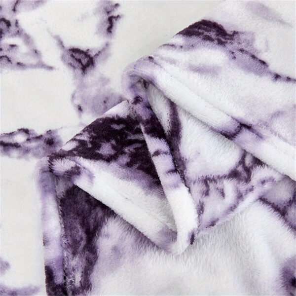 Marble Pattern Flannel Blanket | Contemporary Style, Polyester, Machine Washable, Suitable For All Seasons, Ideal For Bedroom And Living Room Decor