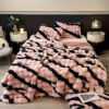 A Soft And Comfortable Printed Blanket From The Printed Series, Made Of Faux Rabbit Fur Plush, Suitable For Warmth In All Four Seasons. It Can Be Used In Various Settings Such As The Bedroom, Sofa, Office, Dormitory, Camping, And Travel