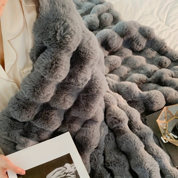 Traditional Style Plush Double Layer All Season Comforter Cozy Fleece Bedspread, Machine Washable Suitable For Ac Use, Travel, Naps & Christmas Gifts % Polyester Bed Cover